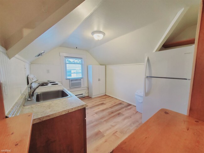 Building Photo - 2 br, 1 bath Condo - 74 Lafayette St Apt 3