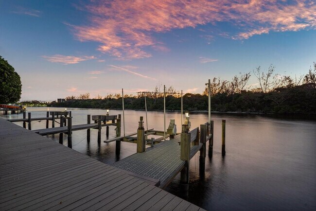 Building Photo - 549 NE 19th Ave