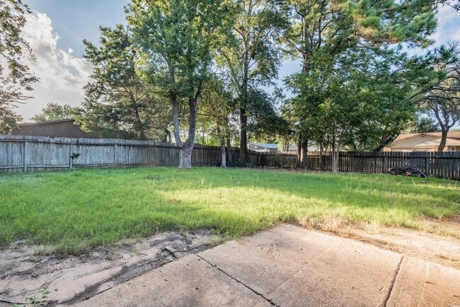 Building Photo - 5139 Sprey Dr