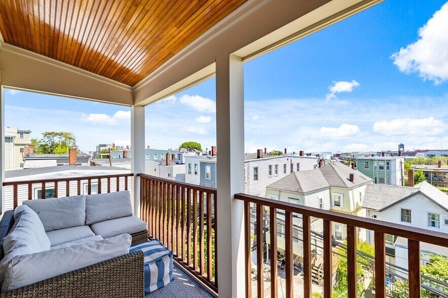 Building Photo - 241 Lexington St