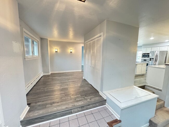 Building Photo - Spacious Private Oasis - 3 Bedroom 2 Bathroom House in Green Tree!