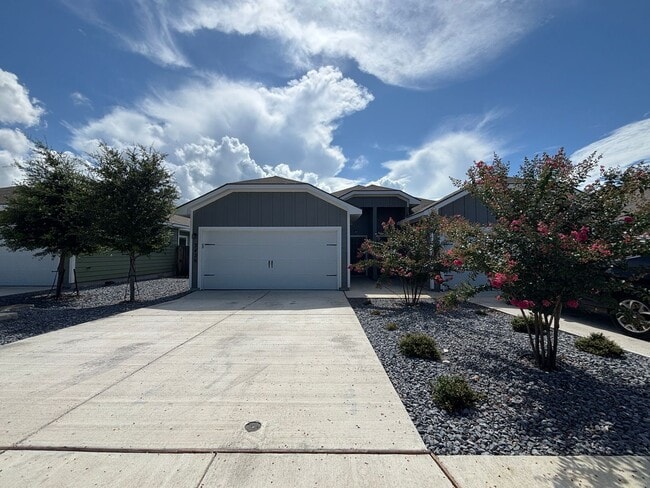 Primary Photo - Luxury Duplex 3/2 in Seguin