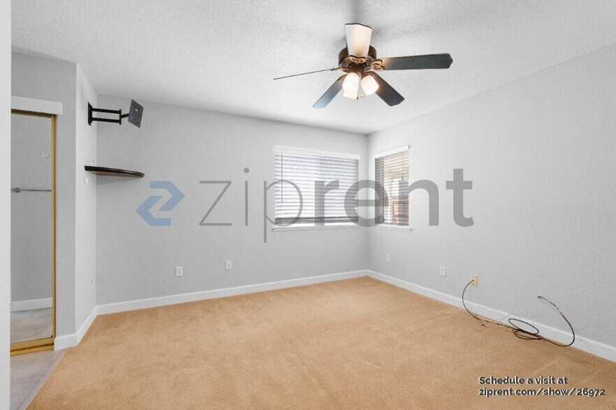 Building Photo - 5324 Vichy Cir