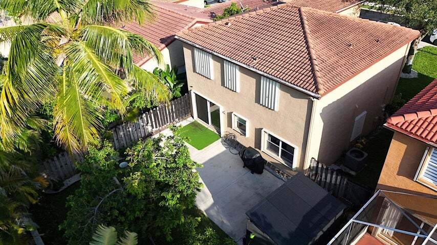 Building Photo - 4231 NW 1st Dr