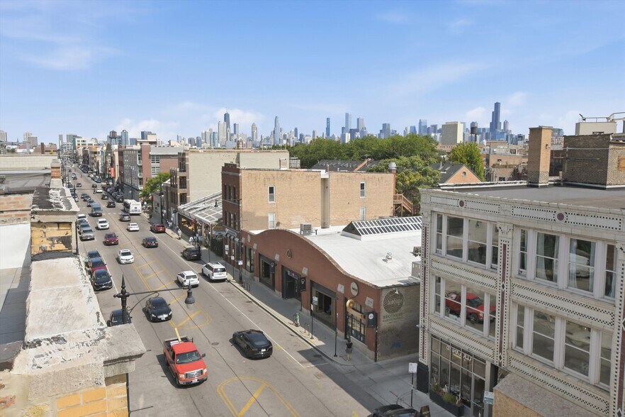 Building Photo - 1938 W North Ave