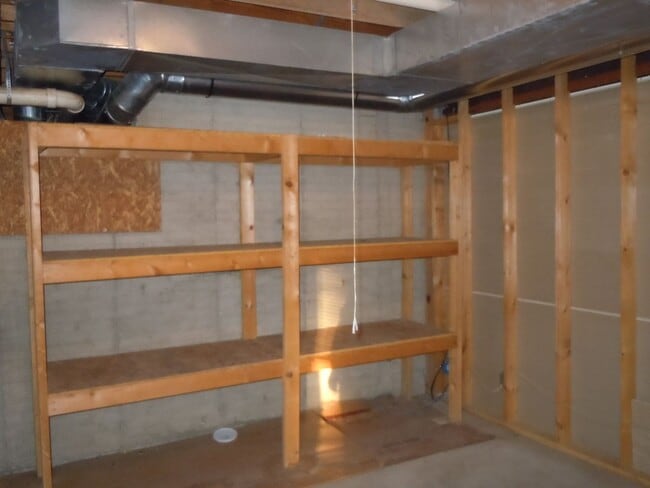 Building Photo - 3-4 Bedroom Executive Home on 5 Acres has 4 Baths and a 3 Car Garage!!