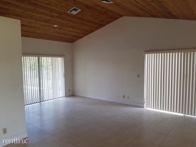 Building Photo - 2 br, 2 bath House - 7175 NW 4th Ave