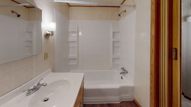 Building Photo - 233 S Hamilton Ave