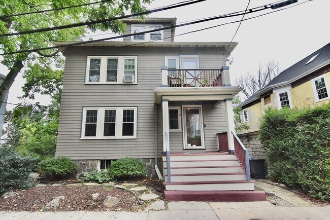 Building Photo - 9 Castlerock St