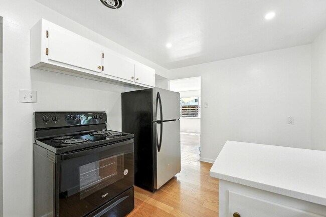 Building Photo - Great Property in the DU area!