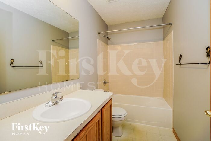 Building Photo - 1896 Berwick Ct