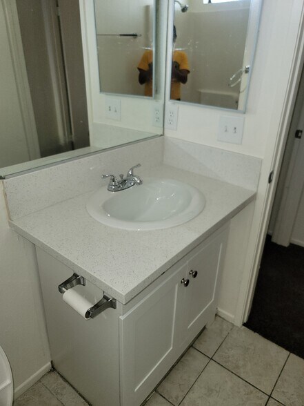 Building Photo - 1828 E Avenue J9