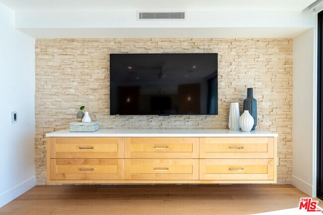 Building Photo - 11950 S Beach Club Way