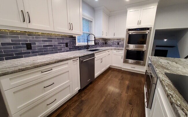 Building Photo - "Charming 3-Bed Oasis with Granite Touches & Cozy Fireplace on Spartan Road!"