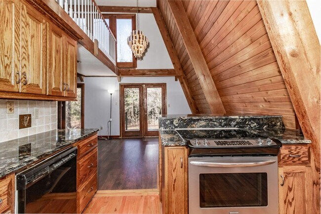 Building Photo - 2865 Old Thomson Rd