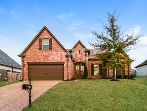 Building Photo - 45 Donna Lyn Dr