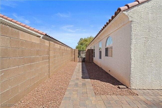 Building Photo - 3597 Cherbourg Ave