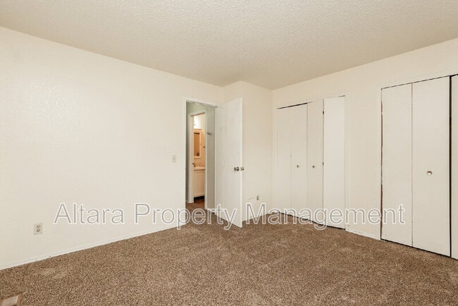 Building Photo - 2112 Boston Terrace