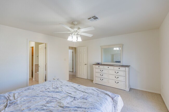 Building Photo - Beautiful Home W/Solar Panels