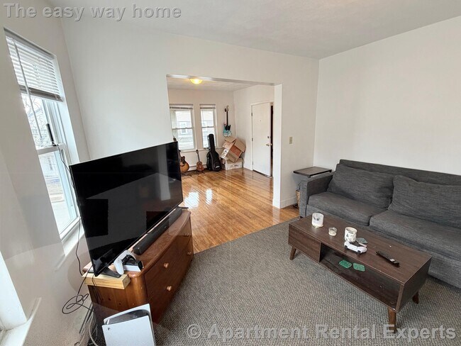 Building Photo - 27 Conwell Ave