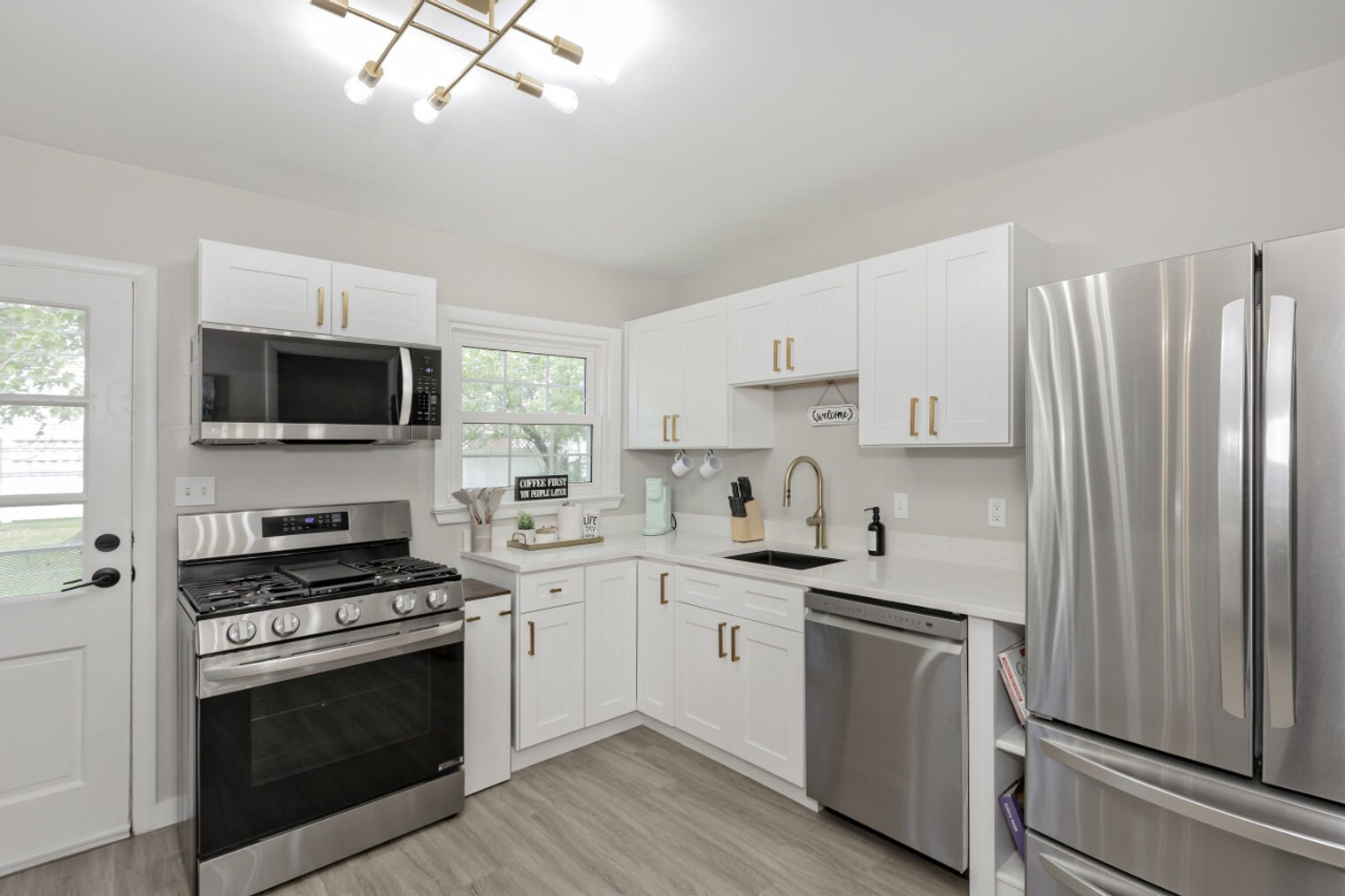 Building Photo - 754 Hemlock Dr