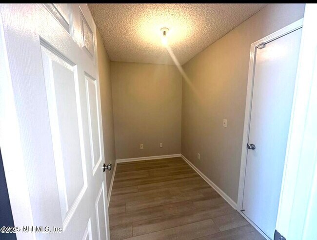 Building Photo - 345 Wildberry Ct