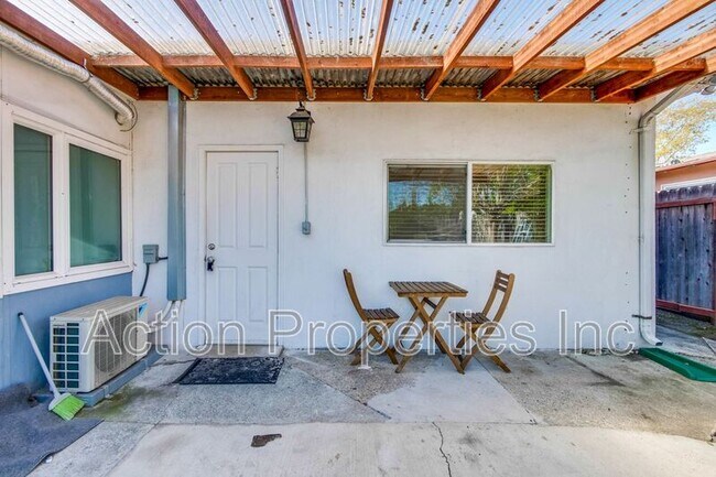 Primary Photo - 439 Glendale Ave