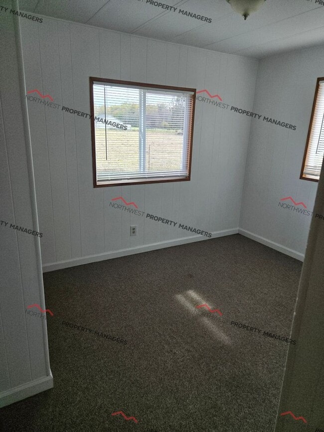 Building Photo - STATUS: AVAILABLE | R255G | $1750