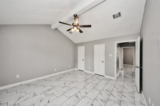 Building Photo - 15834 Fern Basin Dr
