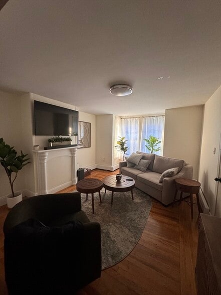 Building Photo - 50 Monmouth St