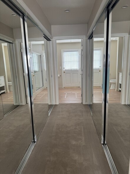 Master bedroom dual closets - 18850 Hatteras St