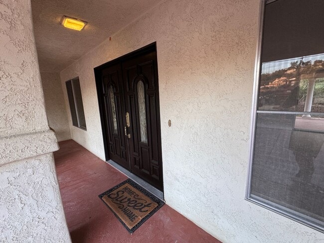 Building Photo - El Cajon Rancho Estate