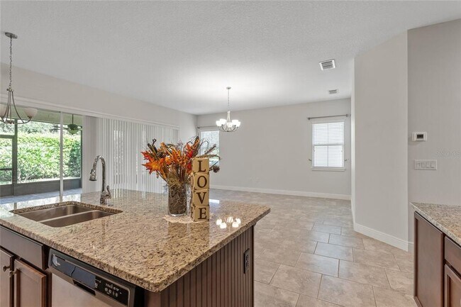 Building Photo - 2460 Promenade Dr