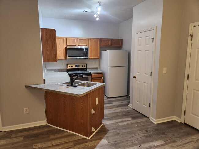 Building Photo - 1545 Eastern Sunrise Ln