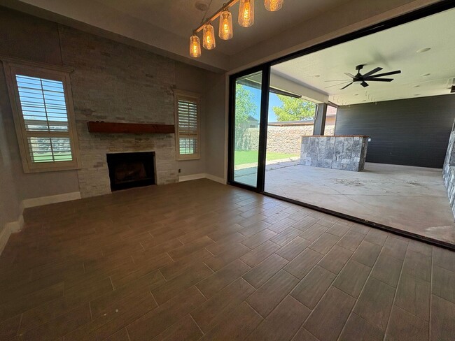 Building Photo - Home for rent in Socorro