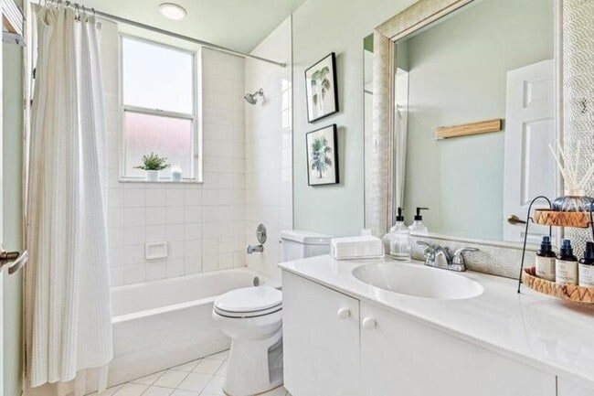 Building Photo - 9507 Lake Serena Dr