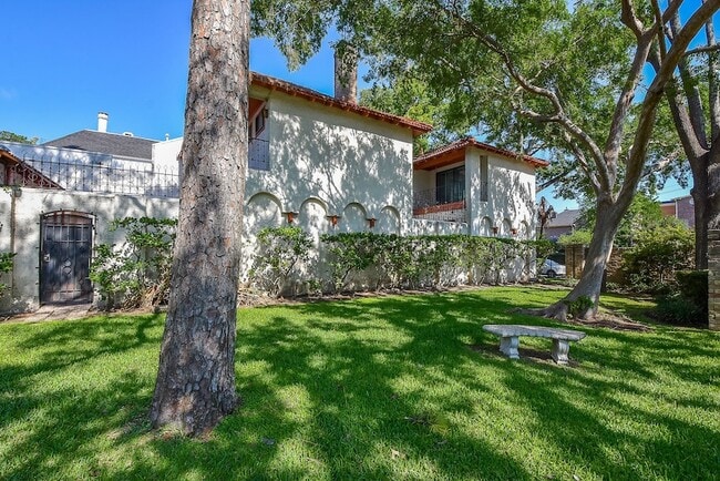 Building Photo - 9703 Briar Forest Dr