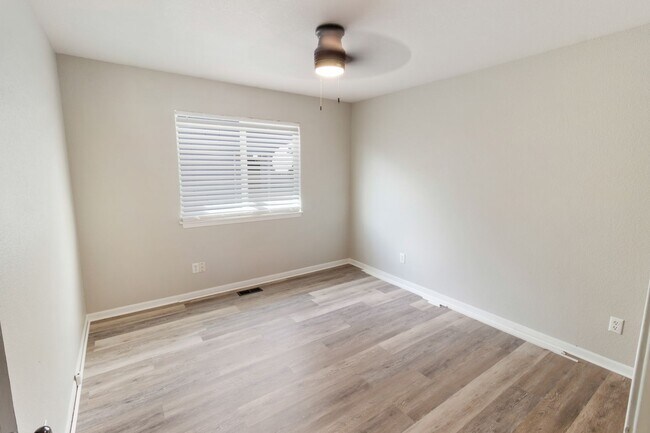 Building Photo - 2488 Sapphire St