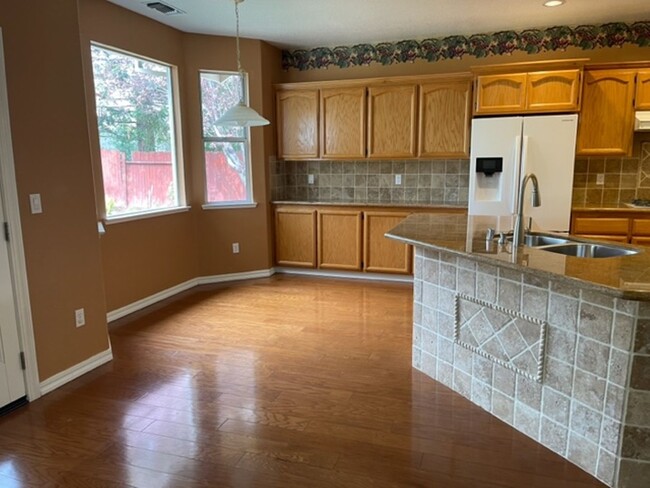 Building Photo - Turnkey Home, Ready For New Occupants!