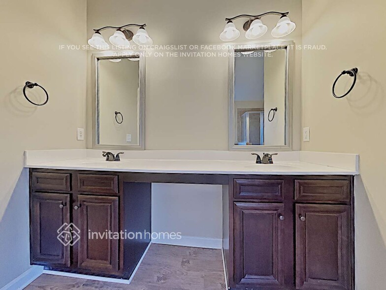 Building Photo - 807 Kite Way