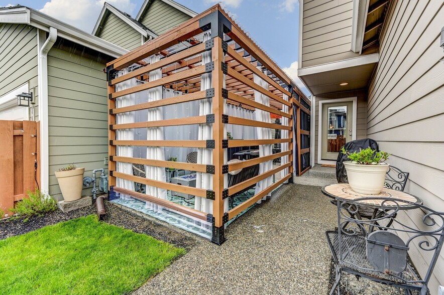 Building Photo - 4425 30th Dr SE