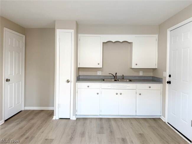 Building Photo - 642 Broadway