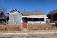 Building Photo - Denver Heights 2 Bedroom Home