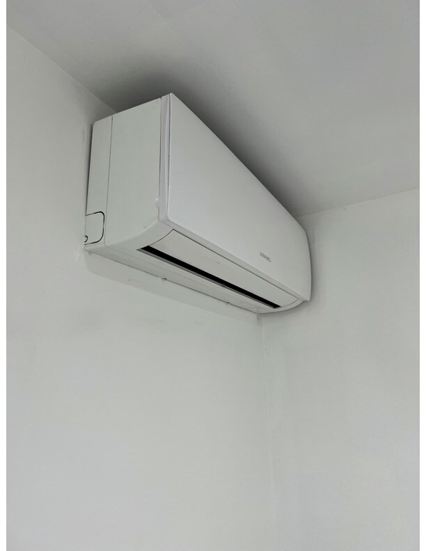 Building Photo - 146 S Main St