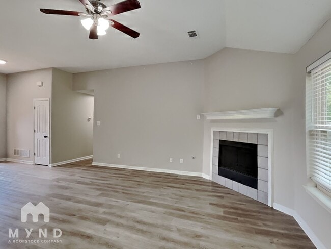 Building Photo - 15 Rolling Oaks Dr