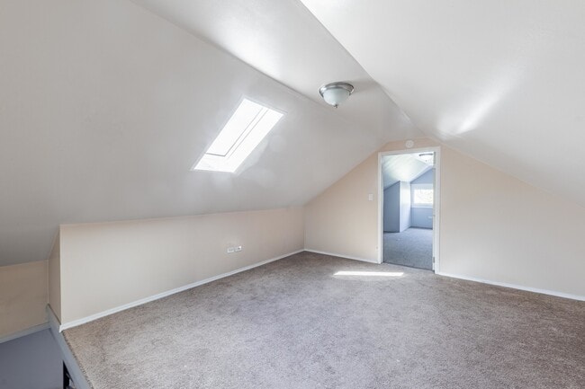 Building Photo - 6141 S Kilbourn Ave
