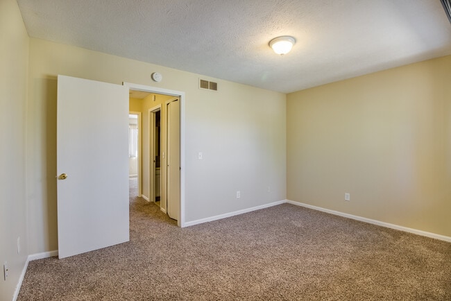 Building Photo - 2196 Regency Dr