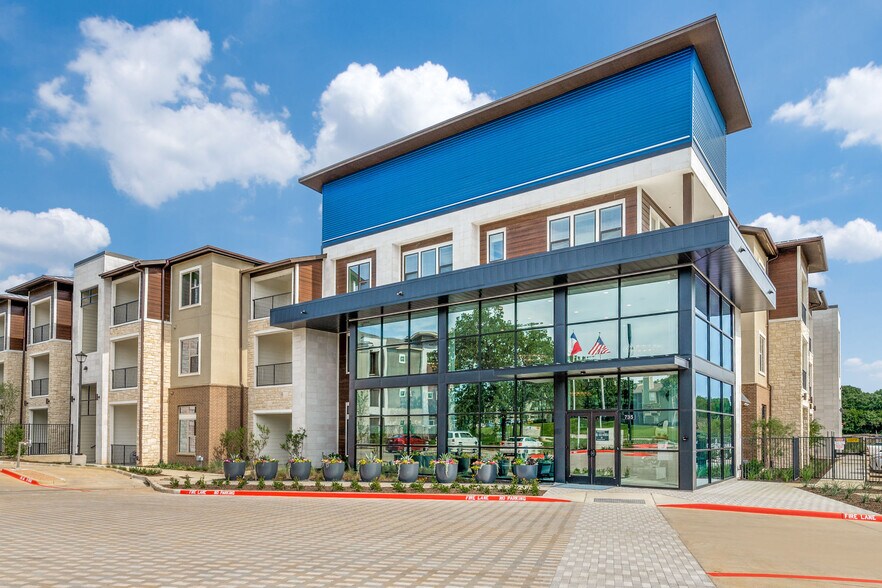 Jefferson North Collins 735 Washington Dr Arlington TX 76011