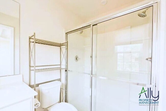 Building Photo - 2424 Pocoson Wood Ct