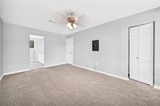 Building Photo - 18035 Rolling Creek Dr